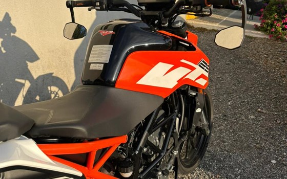 Gebrauchtmotorrad KTM 125 Duke - Bild 2