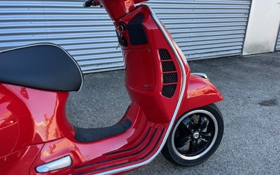 Gebrauchtmotorrad Vespa GTS 300 - Bild 2