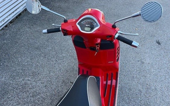Gebrauchtmotorrad Vespa GTS 300 - Bild 4