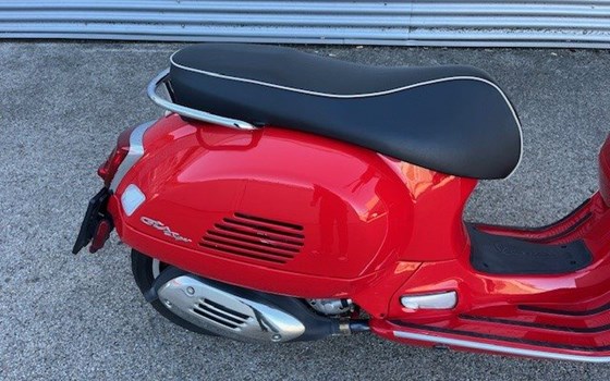 Gebrauchtmotorrad Vespa GTS 300 - Bild 5
