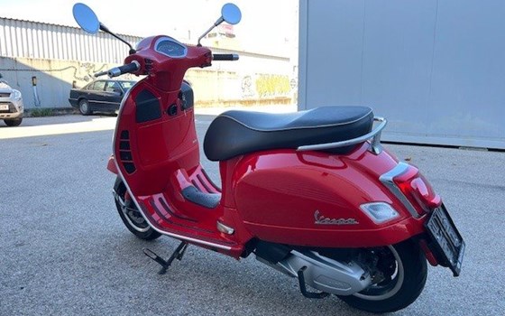 Gebrauchtmotorrad Vespa GTS 300 - Bild 7