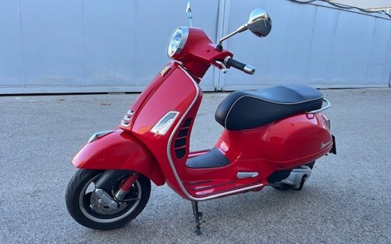Gebrauchtmotorrad Vespa GTS 300 - Bild 8