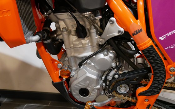 Gebrauchtmotorrad KTM 250 SX-F Factory Edition - Bild 18