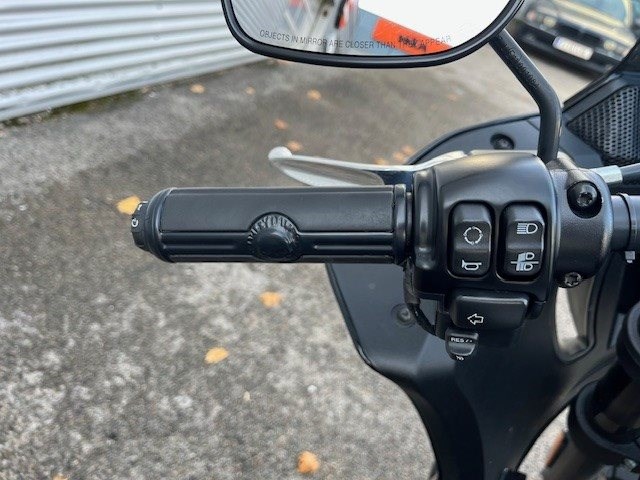 Harley-Davidson Softail Low Rider ST (Vivid Black) - Bild 12