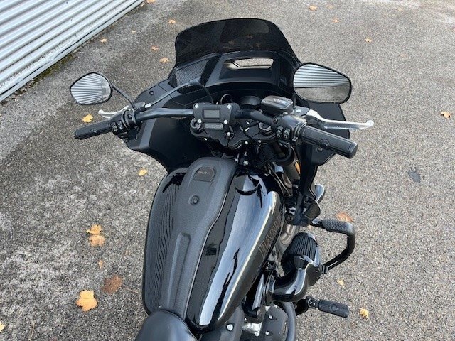 Harley-Davidson Softail Low Rider ST (Vivid Black) - Bild 5