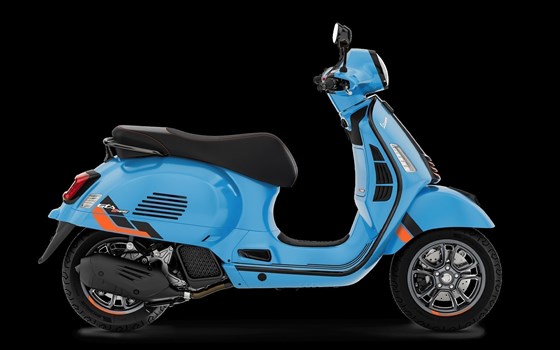 Gebrauchtmotorrad Vespa GTS 125 Super Sport - Bild 1