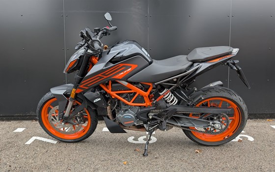 Gebrauchtmotorrad KTM 125 Duke - Bild 2