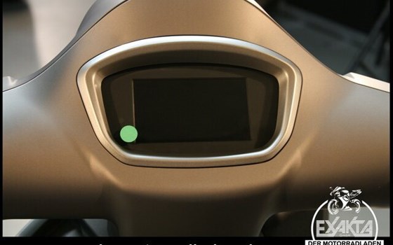 Neufahrzeug Vespa GTS 125 Super Tech - Bild 6