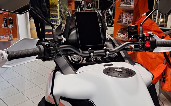 Neufahrzeug KTM 1390 Super Adventure S EVO - Bild 4