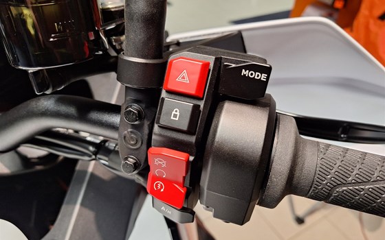 Neufahrzeug KTM 1390 Super Adventure S EVO - Bild 7