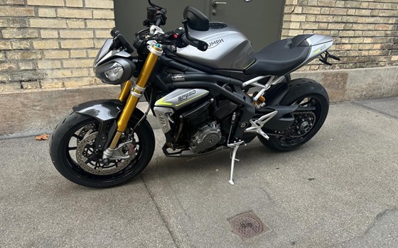 Motorrad Occasion Triumph Speed Triple 1200 RS - Bild 4
