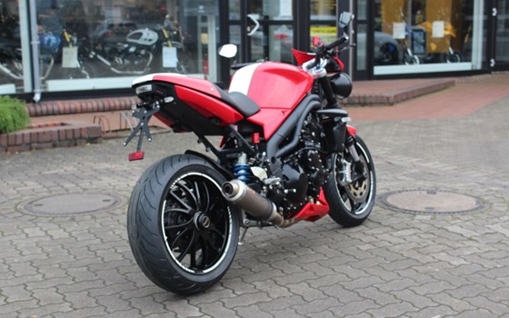 Gebrauchtmotorrad Triumph Speed Triple 1050 - Bild 3