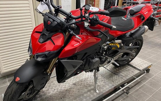 Gebrauchtmotorrad Ducati Streetfighter V2 - Bild 1