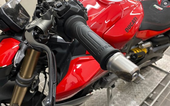 Gebrauchtmotorrad Ducati Streetfighter V2 - Bild 3
