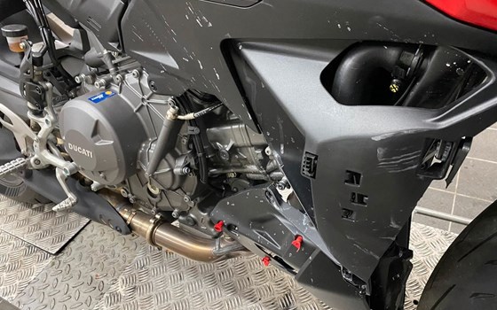 Gebrauchtmotorrad Ducati Streetfighter V2 - Bild 5