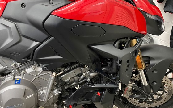 Gebrauchtmotorrad Ducati Streetfighter V2 - Bild 5