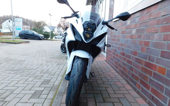 Neufahrzeug Suzuki GSX-8R - Bild 3