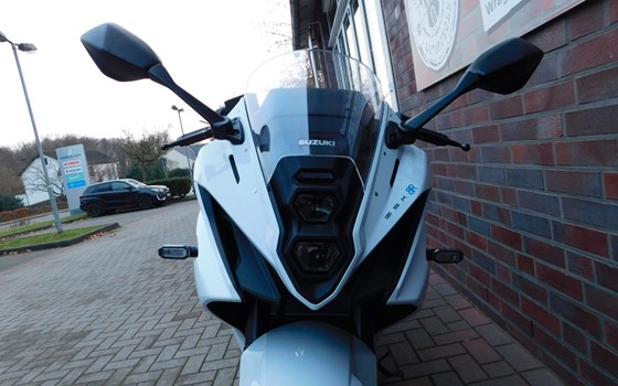 Neufahrzeug Suzuki GSX-8R - Bild 24