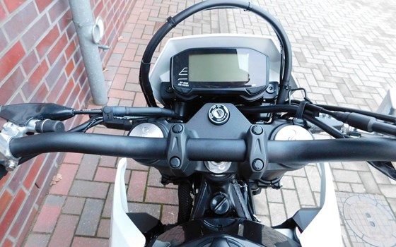 Neufahrzeug Suzuki DR-Z4SM - Bild 12