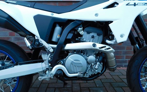 Neufahrzeug Suzuki DR-Z4SM - Bild 20