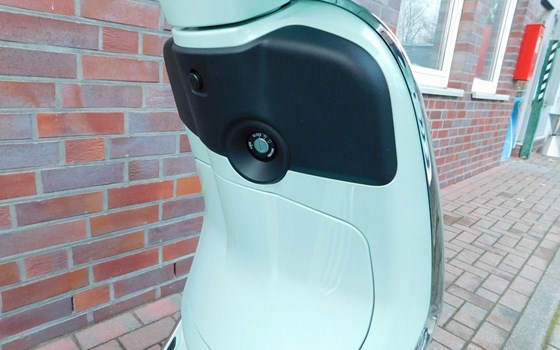 Neufahrzeug Vespa Primavera 50 - Bild 17