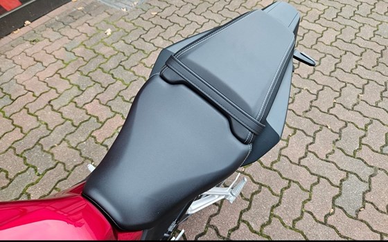 Neufahrzeug Honda CB650R E-Clutch - Bild 8