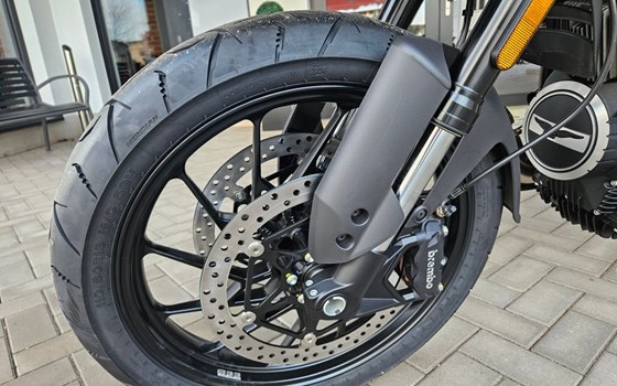 Gebrauchtmotorrad Moto Guzzi V85 Strada - Bild 7