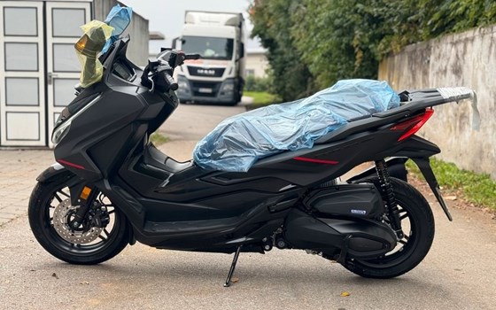 Neufahrzeug Honda Forza 350 - Bild 1