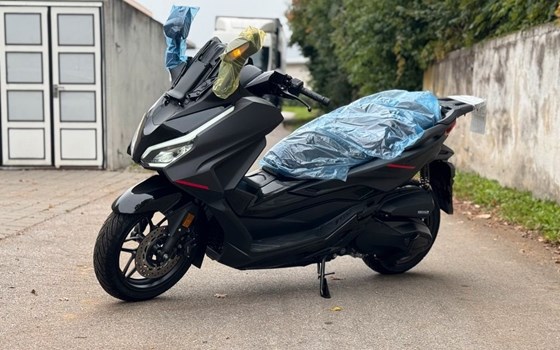 Gebrauchtmotorrad Honda Forza 350 - Bild 2