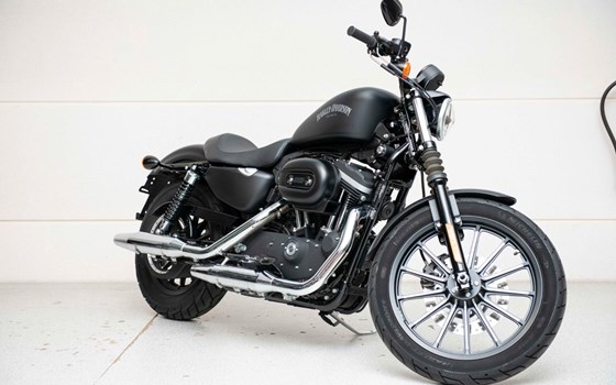 Gebrauchtmotorrad Harley-Davidson Sportster XL 883 N Iron - Bild 2
