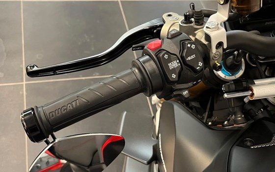 Gebrauchtmotorrad Ducati Streetfighter V4 SP - Bild 10