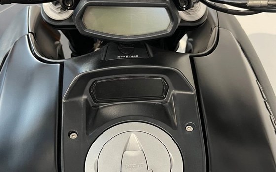 Gebrauchtmotorrad Ducati Diavel 1200 - Bild 8