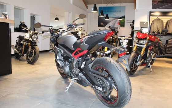 Gebrauchtmotorrad Triumph Street Triple R Low - Bild 2