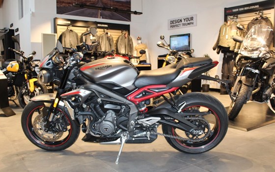 Gebrauchtmotorrad Triumph Street Triple R Low - Bild 3
