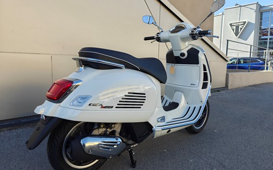 Gebrauchtmotorrad Vespa GTS 125 Super - Bild 4