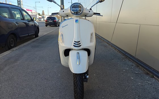 Gebrauchtmotorrad Vespa GTS 125 Super - Bild 3