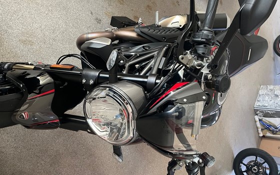 Gebrauchtmotorrad Ducati Monster 1200 R - Bild 1