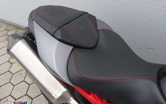 Gebrauchtmotorrad Triumph Speed Triple R - Bild 5