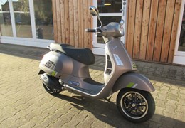 Neumotorrad Vespa GTS 300 hpe Super Tech