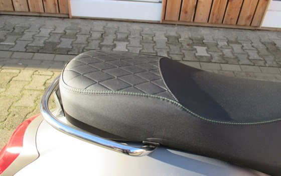 Neufahrzeug Vespa GTS 300 hpe Super Tech - Bild 10