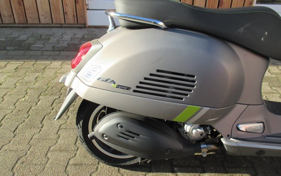 Neufahrzeug Vespa GTS 300 hpe Super Tech - Bild 11