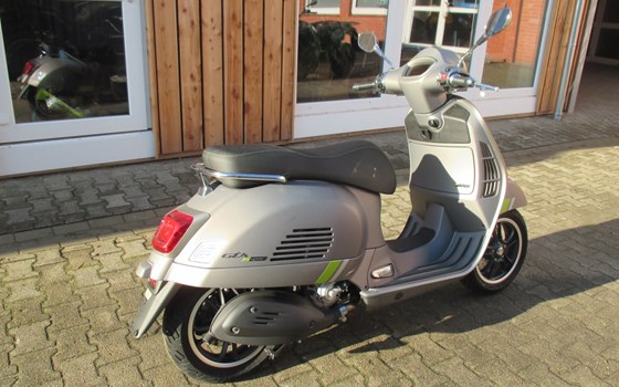 Neufahrzeug Vespa GTS 300 hpe Super Tech - Bild 3