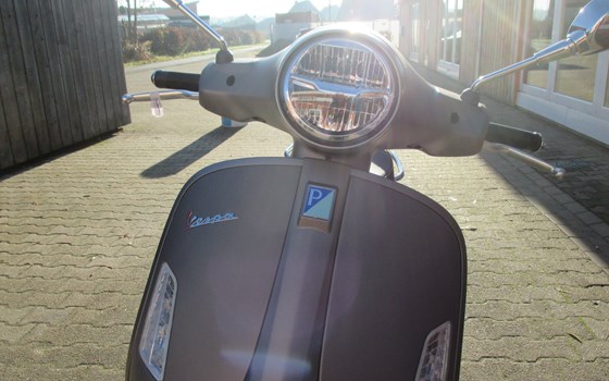 Neufahrzeug Vespa GTS 300 hpe Super Tech - Bild 8