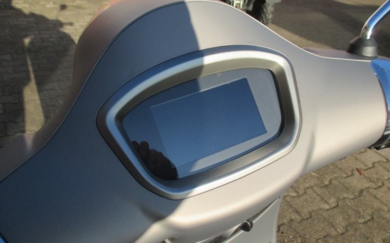 Neufahrzeug Vespa GTS 300 hpe Super Tech - Bild 9