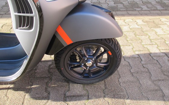 Neufahrzeug Vespa GTS 300 hpe Super Sport - Bild 13