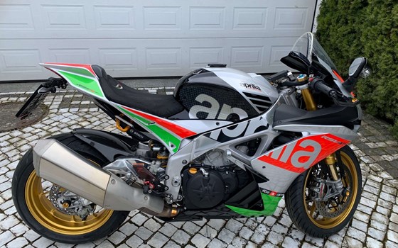 Gebrauchtmotorrad Aprilia RSV 4 Factory - Bild 1