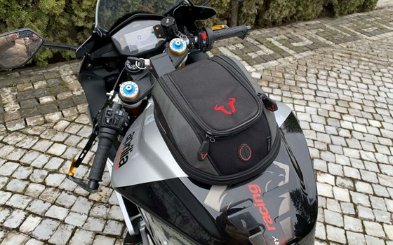 Gebrauchtmotorrad Aprilia RSV 4 Factory - Bild 12