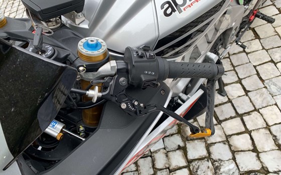 Gebrauchtmotorrad Aprilia RSV 4 Factory - Bild 3