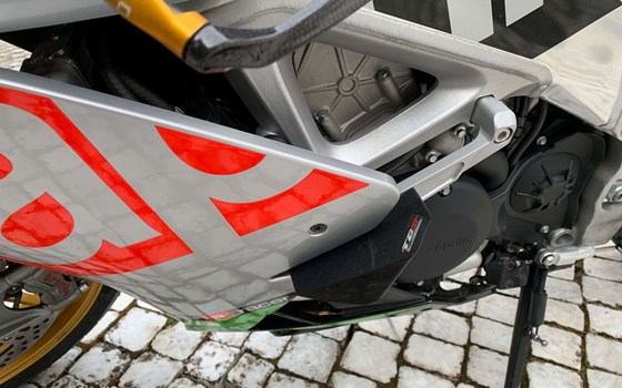 Gebrauchtmotorrad Aprilia RSV 4 Factory - Bild 4