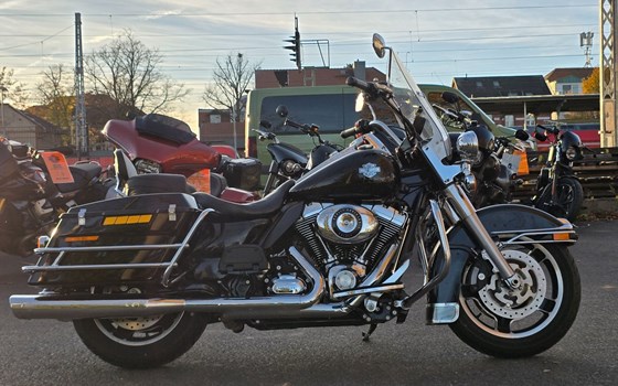 Gebrauchtmotorrad Harley-Davidson Road King Police FLHP - Bild 2